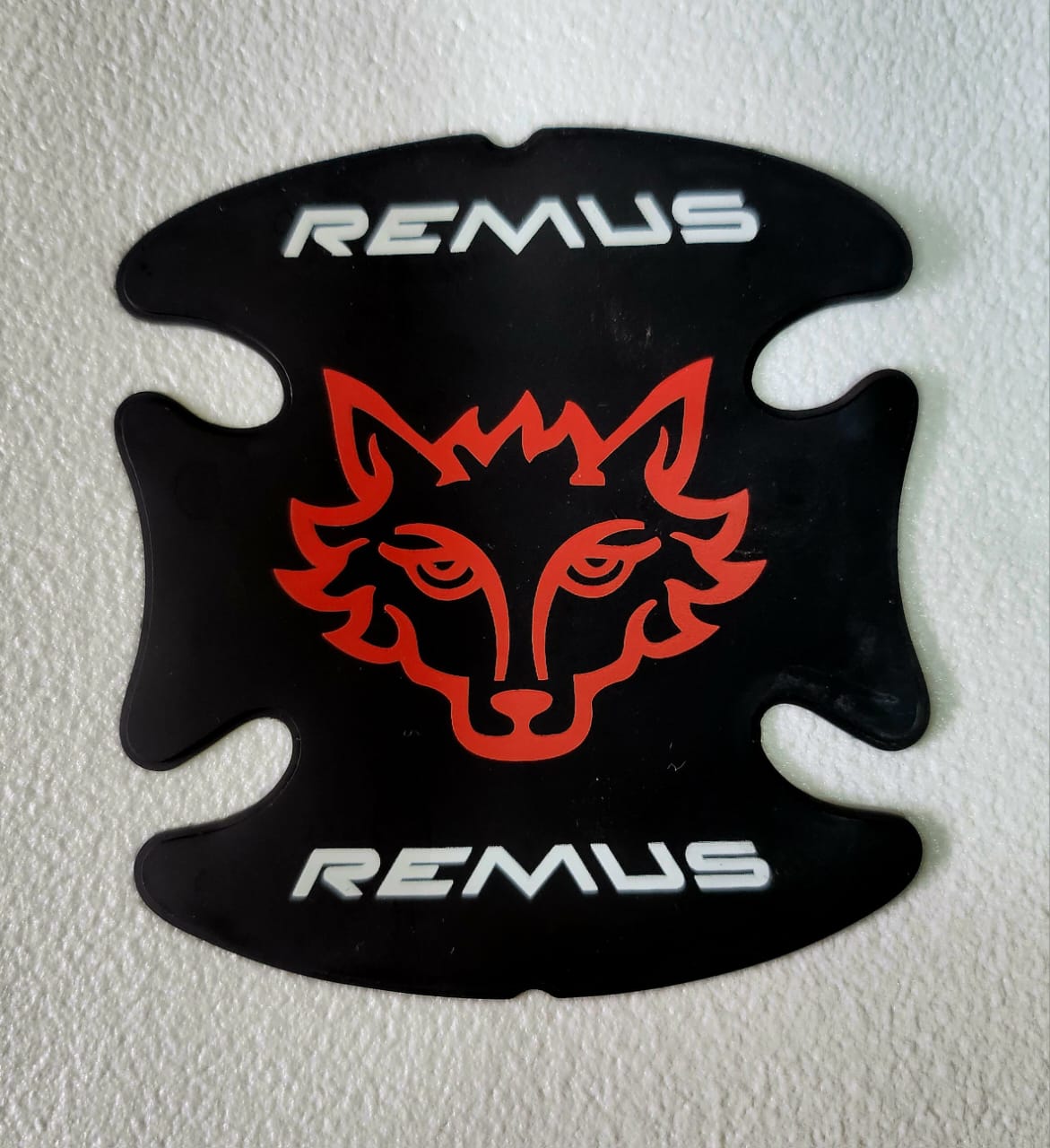 WhatsApp Image 2024-03-23 at 10.39.39 AM PROTECTOR INTERIOR DE MANIJA -REMUS 8.5X9CM 4PCS - Imagen 1