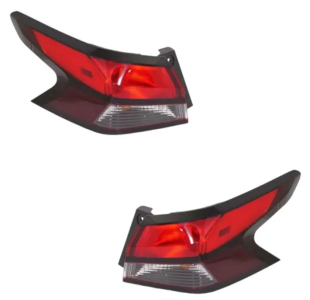 FARO POSTERIOR NISSAN VERSA 20-24