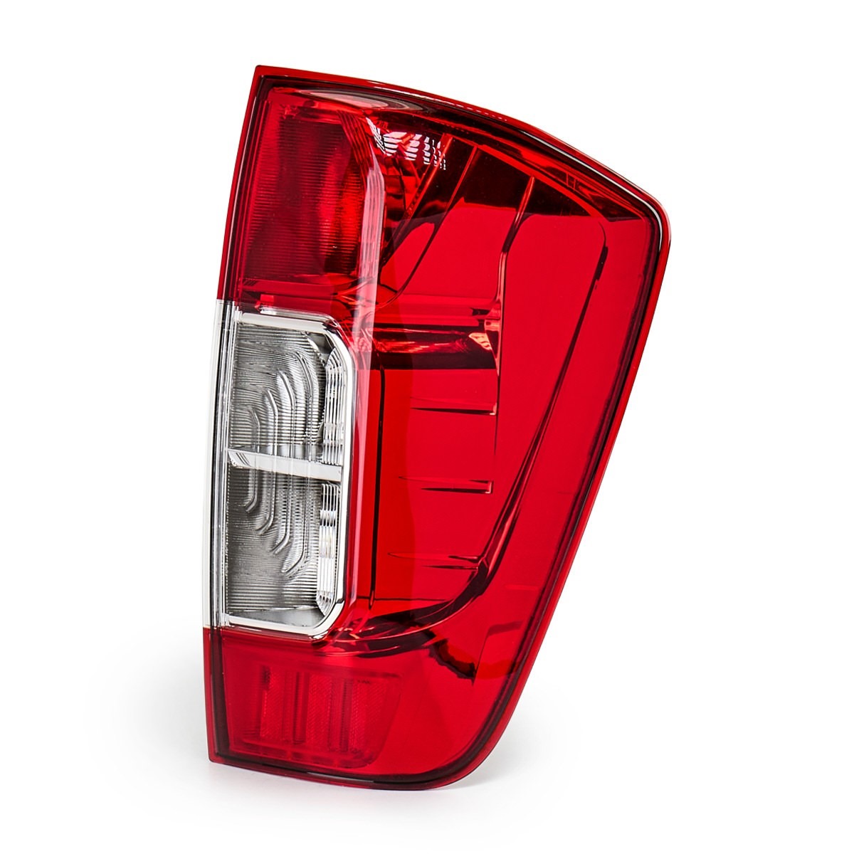 WhatsApp Image 2025-10-09 at 5.26.03 PM Faro posterior derecho NISSAN FRONTIER 2015 - 2019 - Imagen 1
